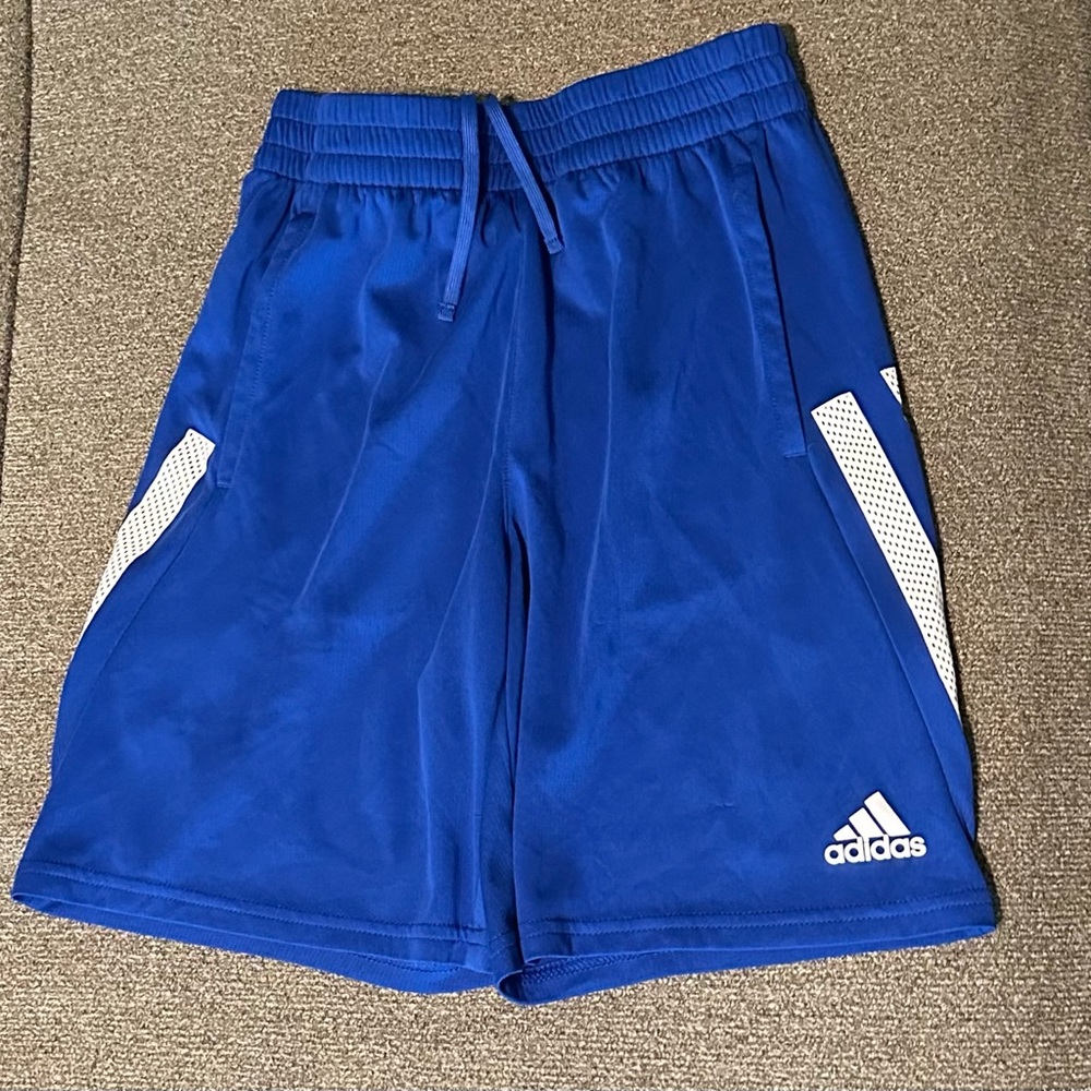 Boys Medium Adidas shorts